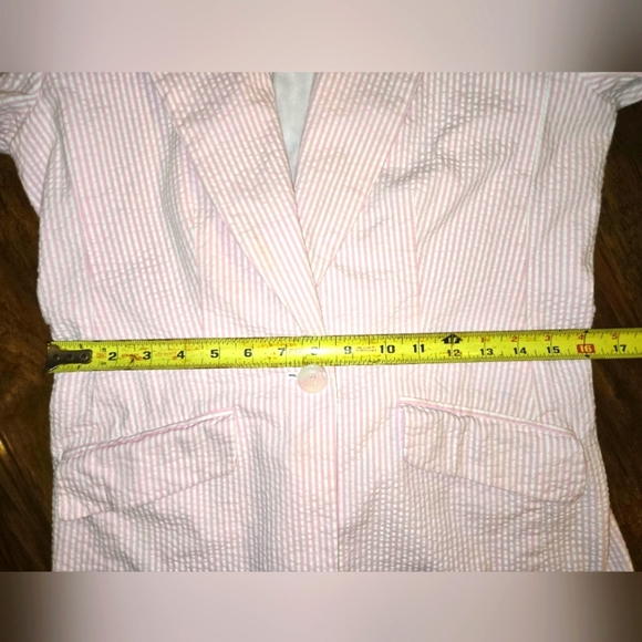 Bloomingdale's Women's Pink Pinestripe Seersucker Blazer Size 6 - Picture 9 of 11